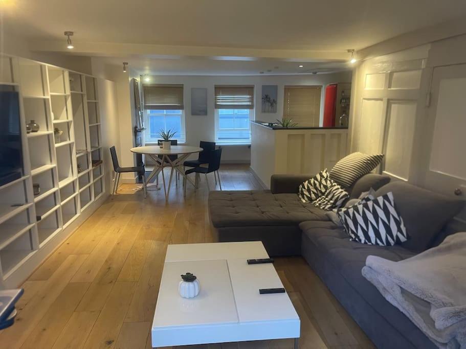 Spacious 2 Bedroom Apartment In The Heart Of Soho. London Exterior foto