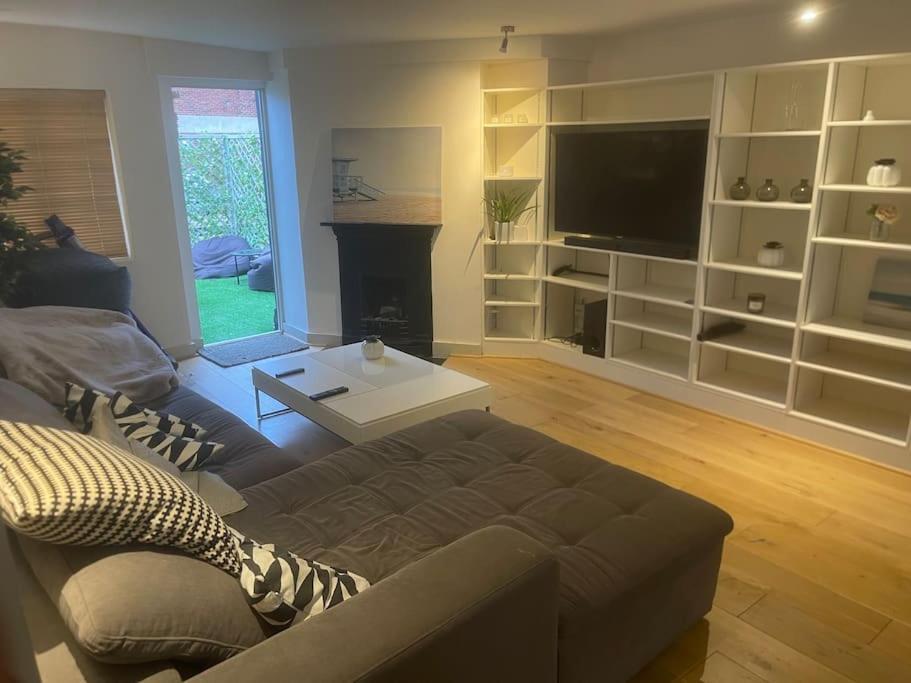 Spacious 2 Bedroom Apartment In The Heart Of Soho. London Exterior foto